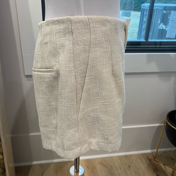 Entro Women's Textured Cream Shorts - Picture 2 of 4